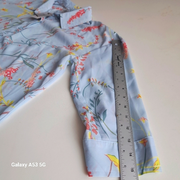 CUPIO light blue floral blouse with 3/4 sleeve‎ size M - Picture 2 of 11